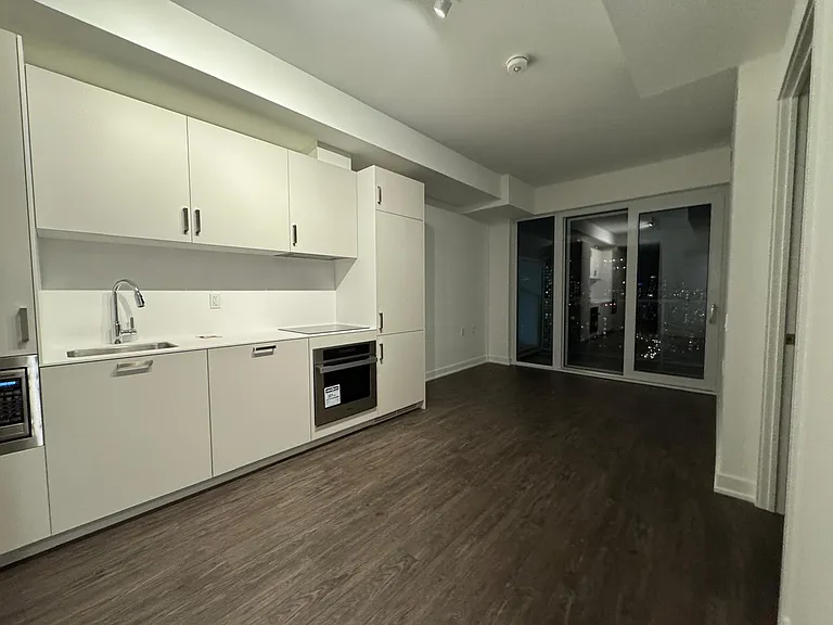 89 Queen St E #5559 — Photo 14