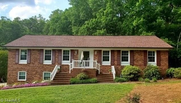 1st image of 115 Briarwood Ct