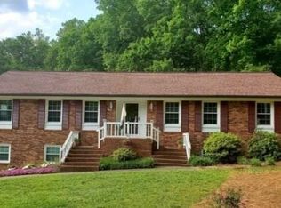 115 Briarwood Ct, Clemmons, NC 27012