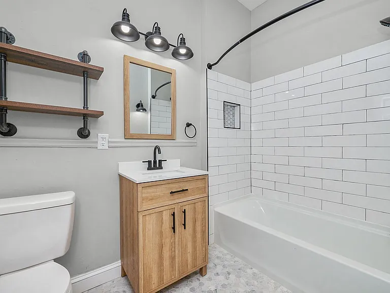 2215 W Grace St #1 — Photo 16