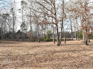 50 N Lake Cir, Manning, SC 29102