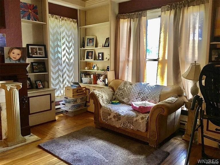 Listing photo 3