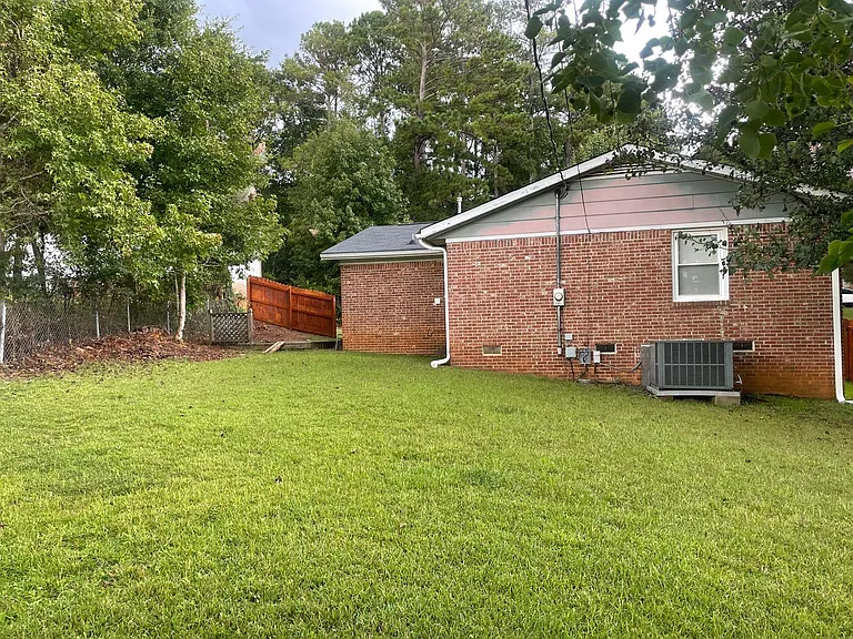 98 Riverview Ct — Photo 24