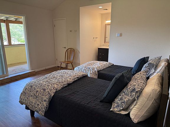 5th image of 220 Riverhill Club Ln APT 14