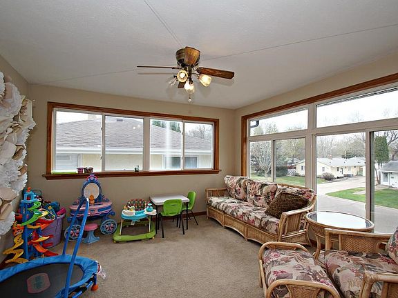 3rd image of 738 21st Ave N