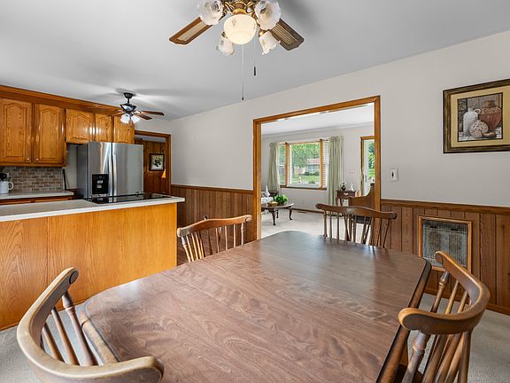 5th image of 102 Robinhood Cir