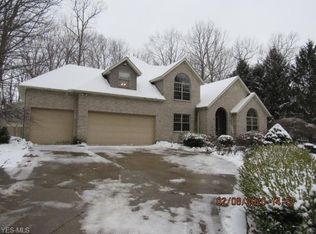 312 Sassafras Dr, Vermilion, OH