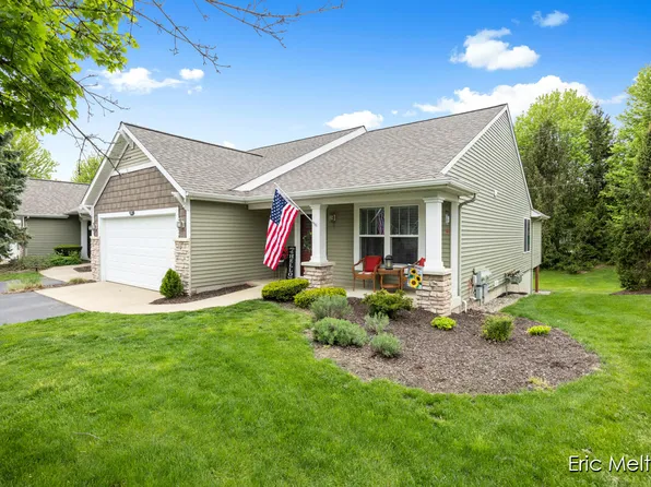 807 Cooks Crossing Dr SE, Byron Center, MI 49315