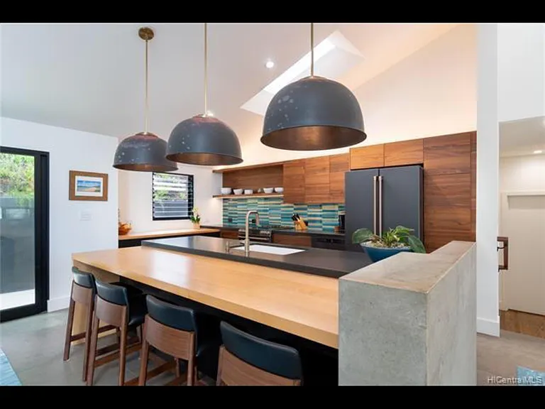 211 Luika Pl — Photo 12
