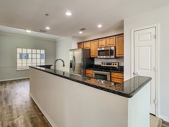 2nd image of 102 S Obrien St