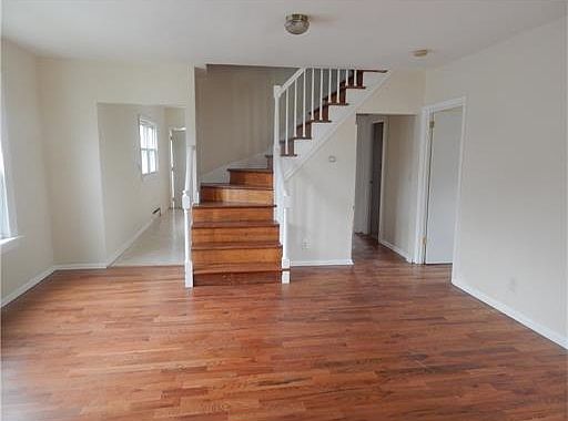 5th image of 19 Hillside Ave