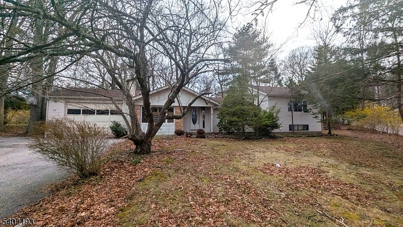 1st image of 28 Deer Trail Lake Rd
