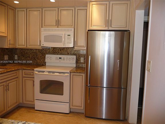 4th image of 18071 Biscayne Blvd APT 603