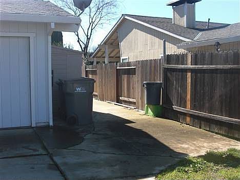 5th image of 2912 Janet Dr