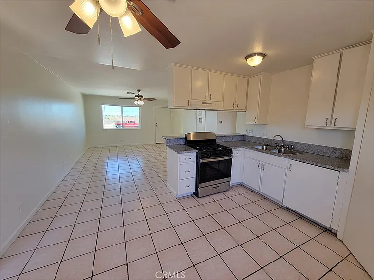 16001 Green Hill Dr #1 — Photo 2