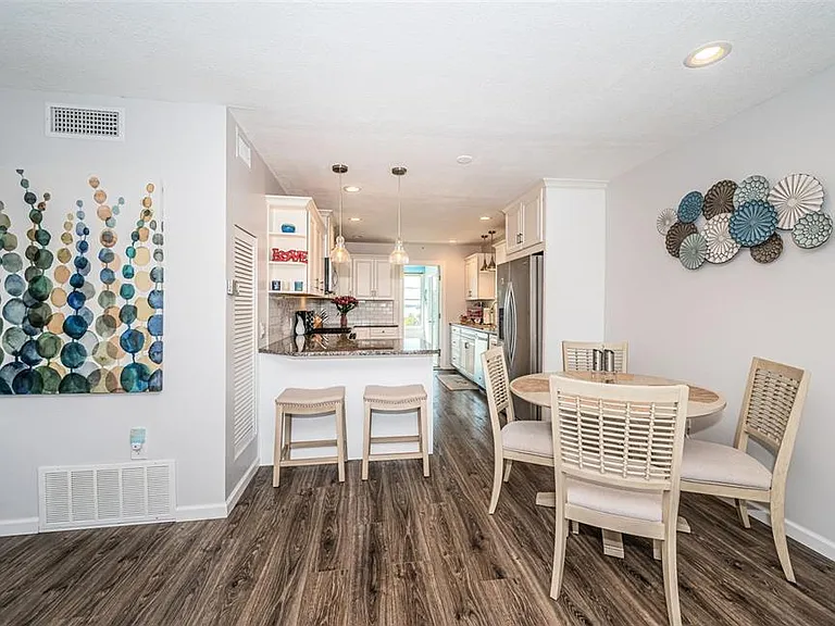2 Causeway Blvd #208 — Photo 11