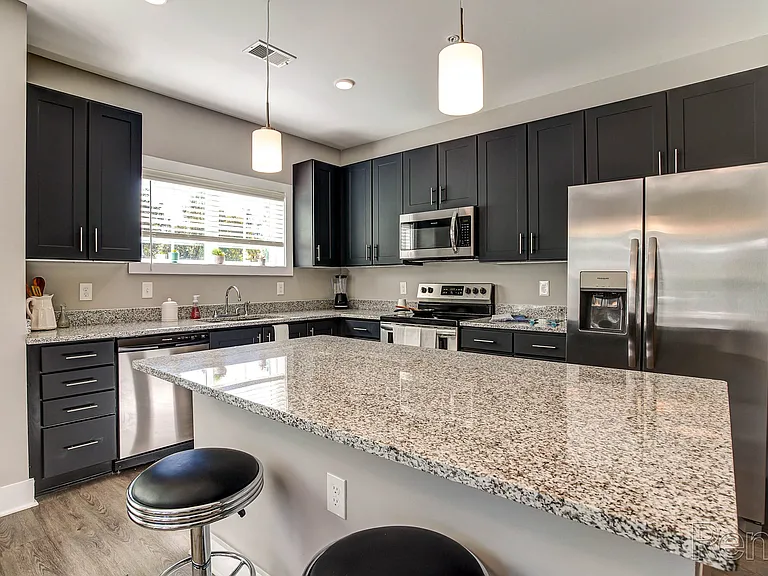 Barclay Place Apartments — Photo 1