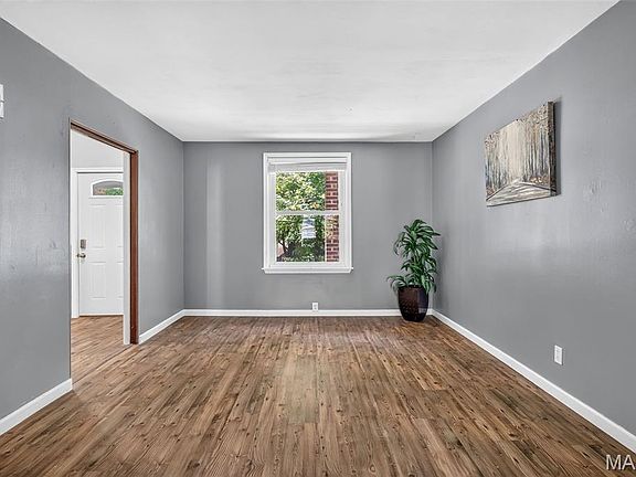 3rd image of 4725 Terrace Ave