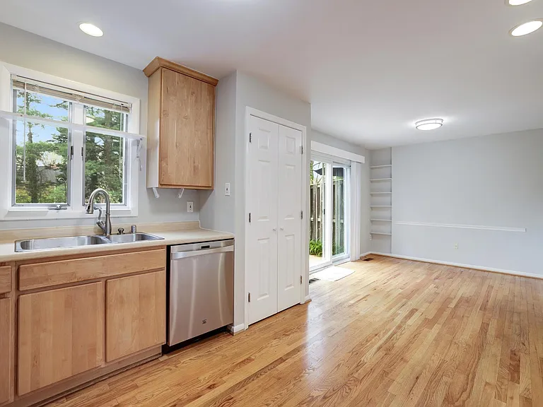 9823 Saint Cloud Ct — Photo 23