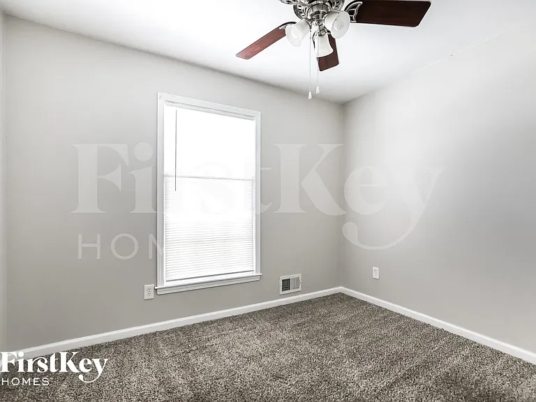 11947 Manchester Ave — Photo 12