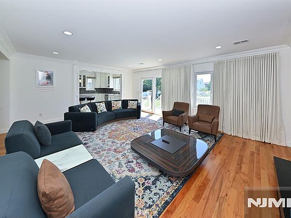 4th image of 51 Stager Street