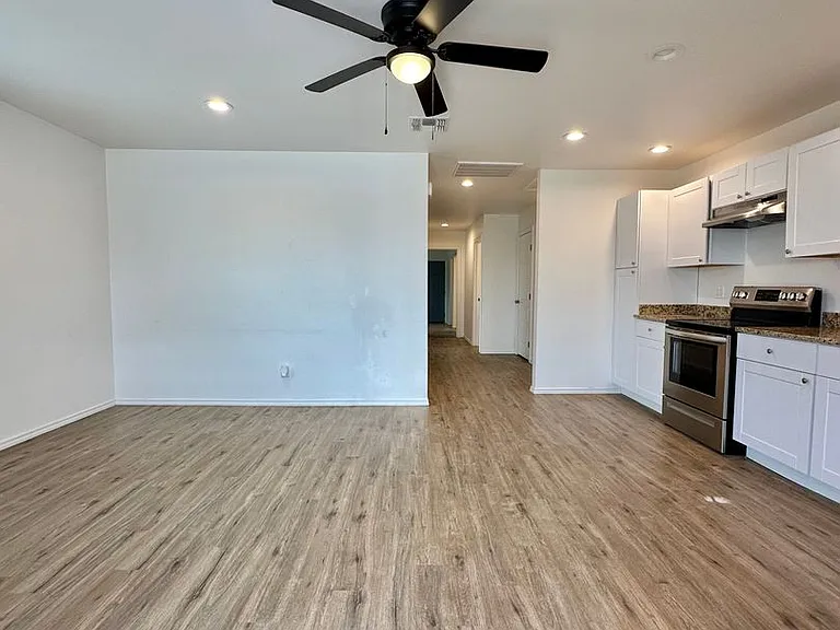 1640D Beacon St — Photo 2