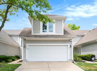 5852 Park Cir, Shawnee, KS 66216