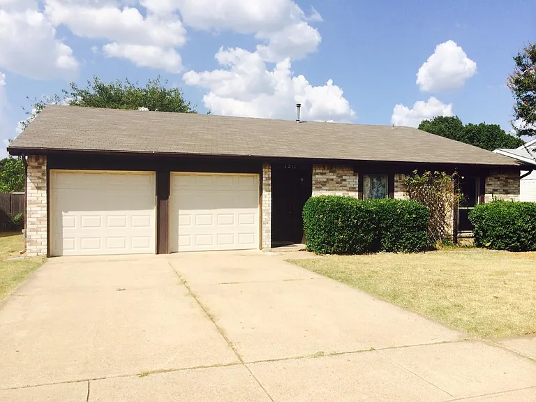 1211 Brush Creek Dr — Photo 6