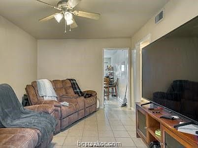 2nd image of 1134 Georgia St