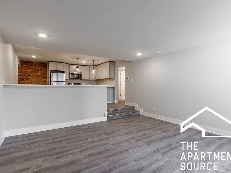 1214 N La Salle Dr #2 — Photo 8