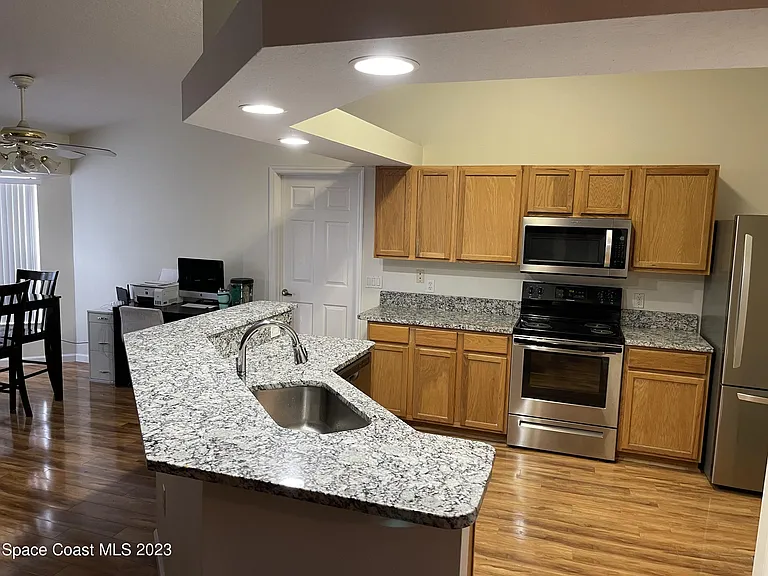 1738 Loquat Ct NW — Photo 2