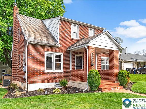 5th image of 2033 Brown St