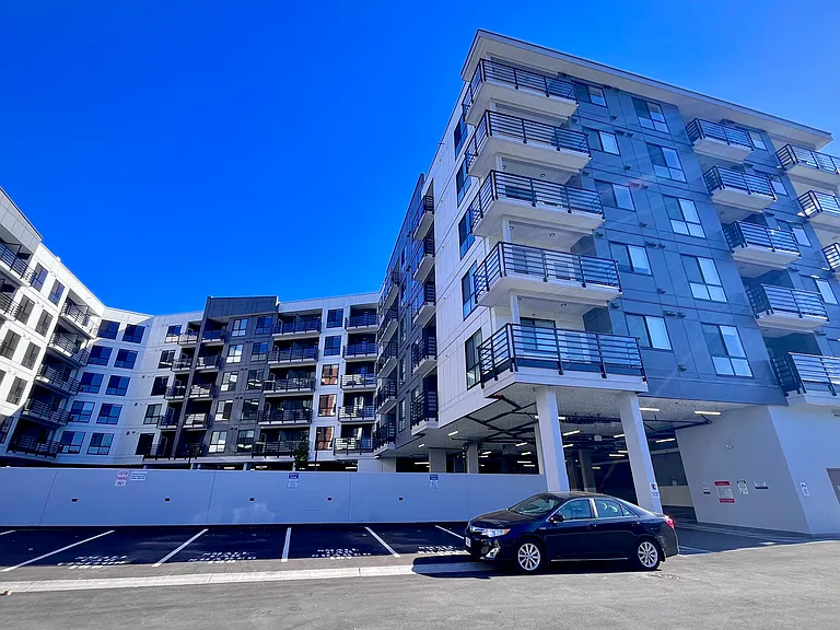 Fraser Hwy — Photo 1