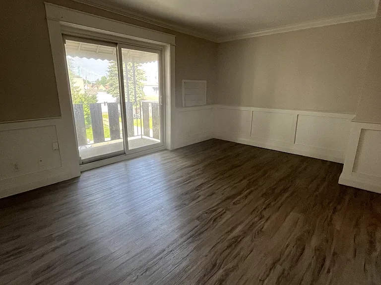 340 Campbell Ave #302 — Photo 9
