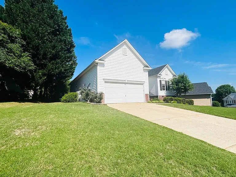 711 Dutchman Ct — Photo 50