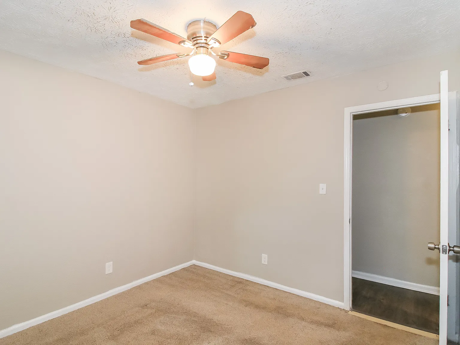 106 Belk — Photo 3