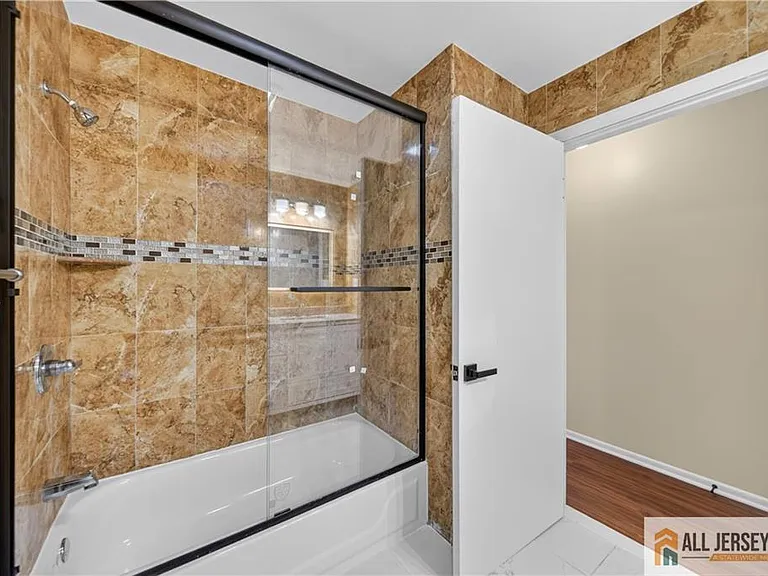 19 Harris St — Photo 13
