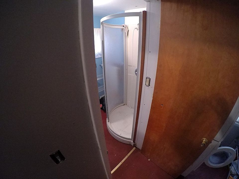 DODWNSTAIRS WALK IN SHOWER