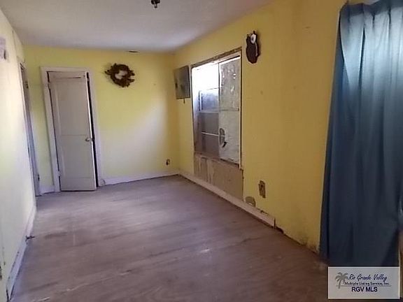4th image of 122 S Bonham St