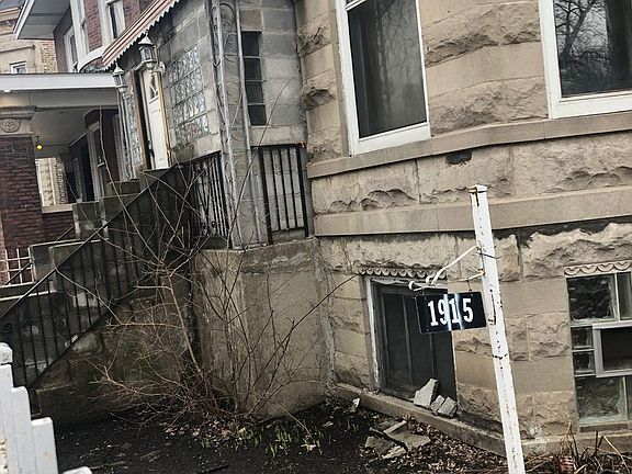 3rd image of 1915 S Avers Ave