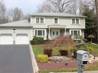 22 Canvasback Rd, Manalapan, NJ 07726