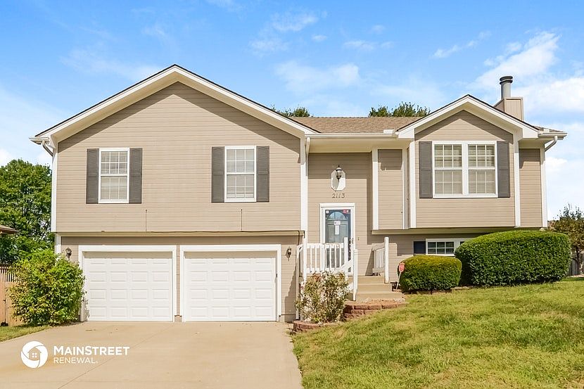 1st image of 2113 NE Summerfield Ct