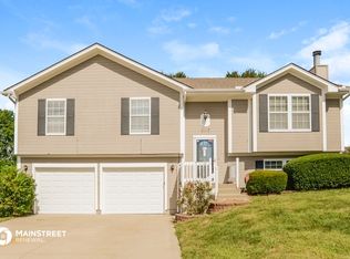 2113 NE Summerfield Ct, Blue Springs, MO 64029