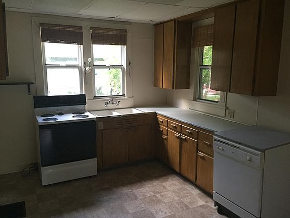 2nd image of 111 S Roosevelt St #2