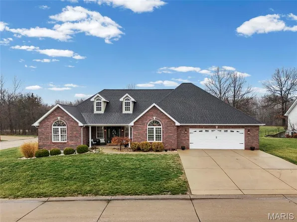 301 Meadow Chase Dr, Festus, MO 63028