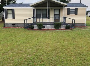 102 Singletary St, Raeford, NC 28376