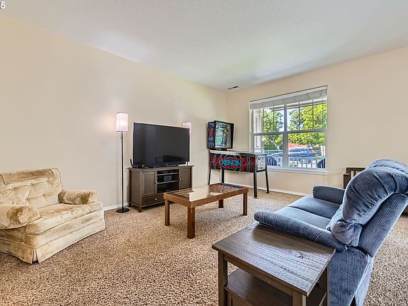 5th image of 1560 NW 6th Ave