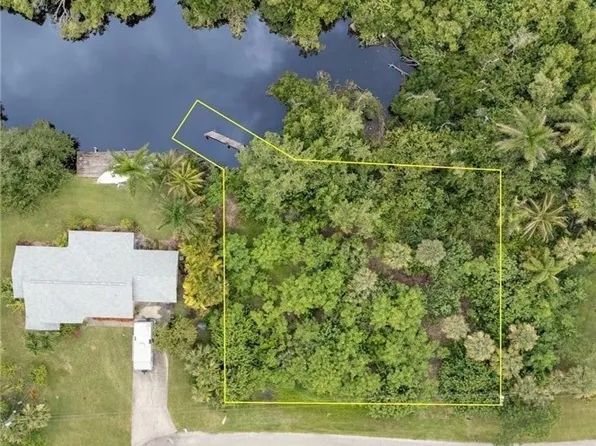 315 Shore Dr, Fort Myers, FL 33905