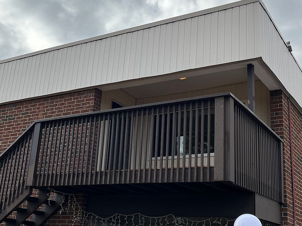 2nd Floor Corner Unit