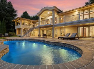 17870 Breezy Point Rd, Wayzata, MN 55391